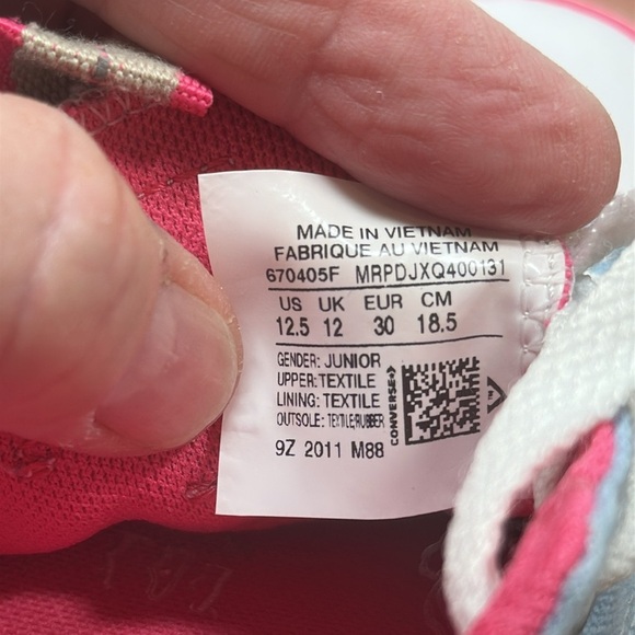 Converse youth size 12 1/2 - Picture 5 of 6